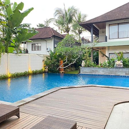 Putri Ayu Cottages Ubud Buitenkant foto