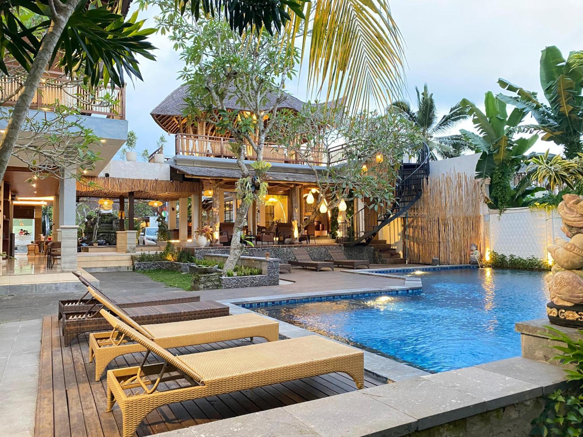 Putri Ayu Cottages Ubud Buitenkant foto