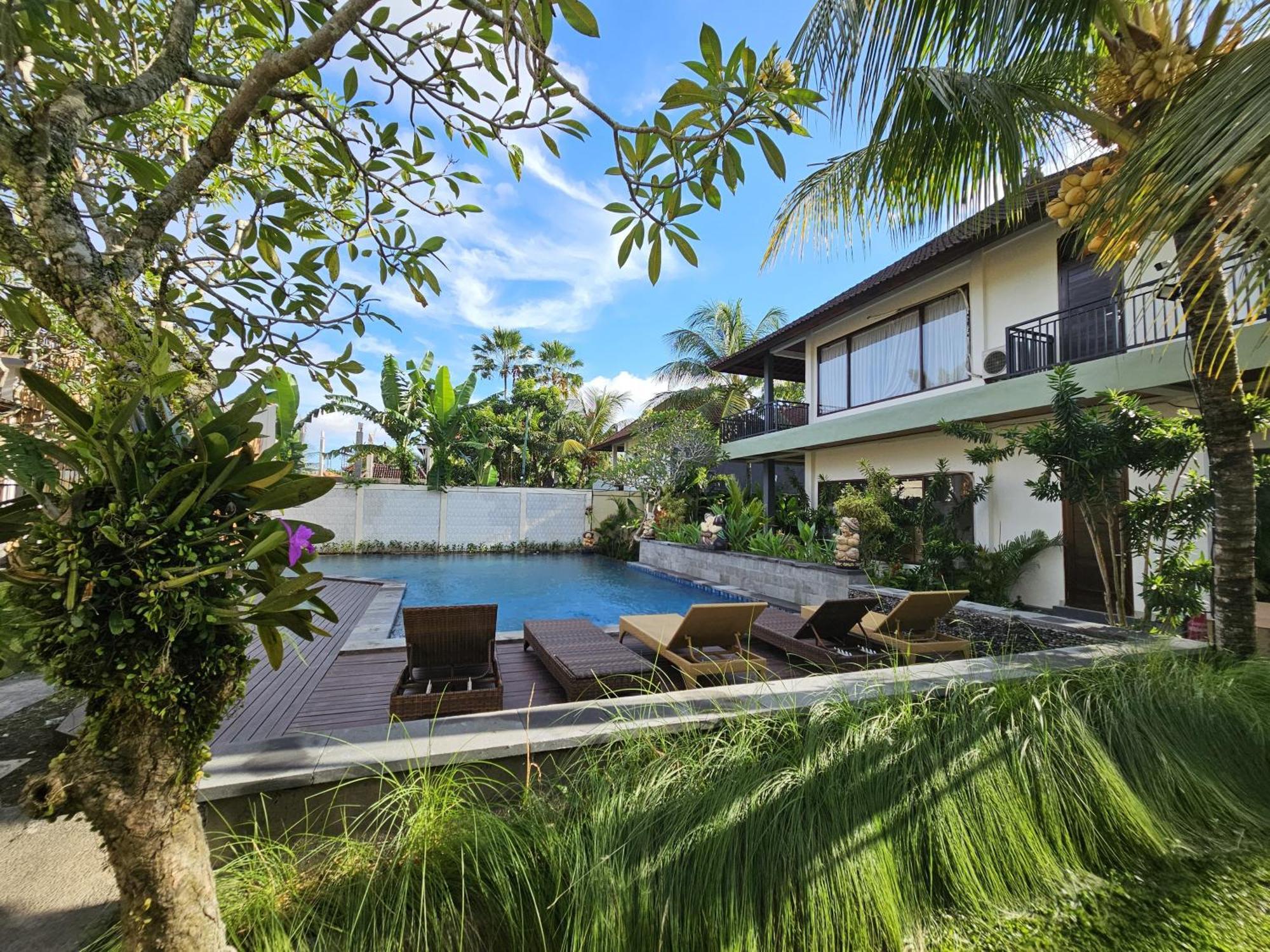 Putri Ayu Cottages Ubud Buitenkant foto