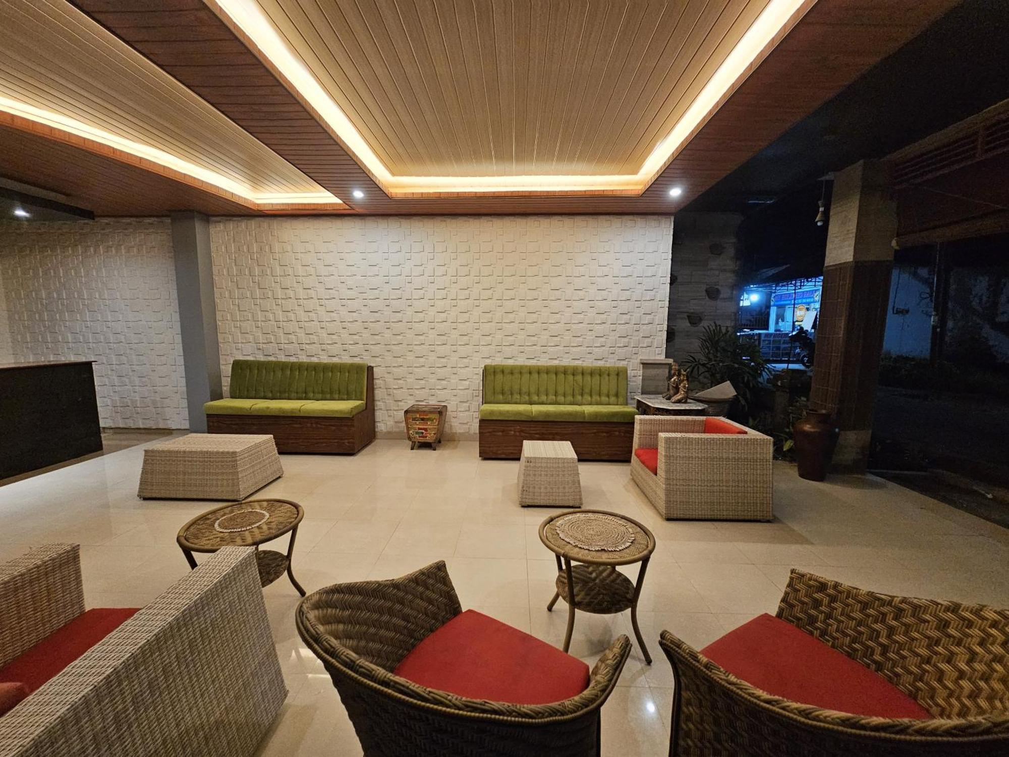 Putri Ayu Cottages Ubud Buitenkant foto